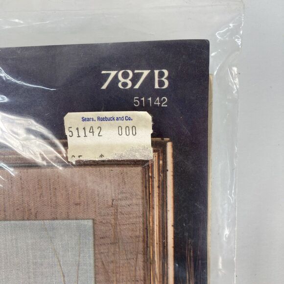 Vintage Vogart  Needlepoint Kit Moppets Dog Everyone Needs A Friend 1974 Unused - Picture 4 of 6